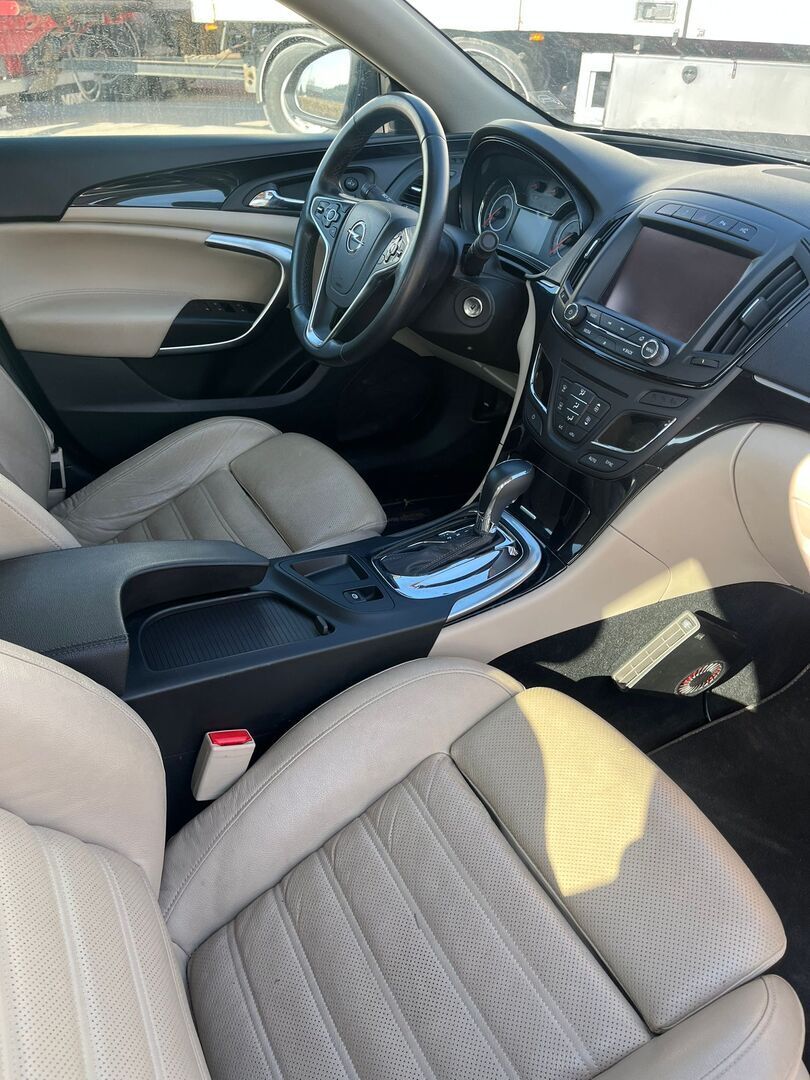 Opel Insignia 2015 Musta