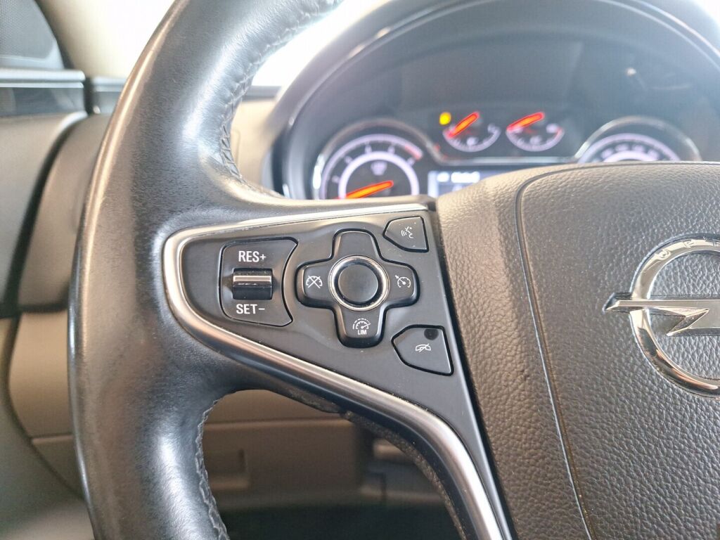 Opel Insignia 2015 Musta