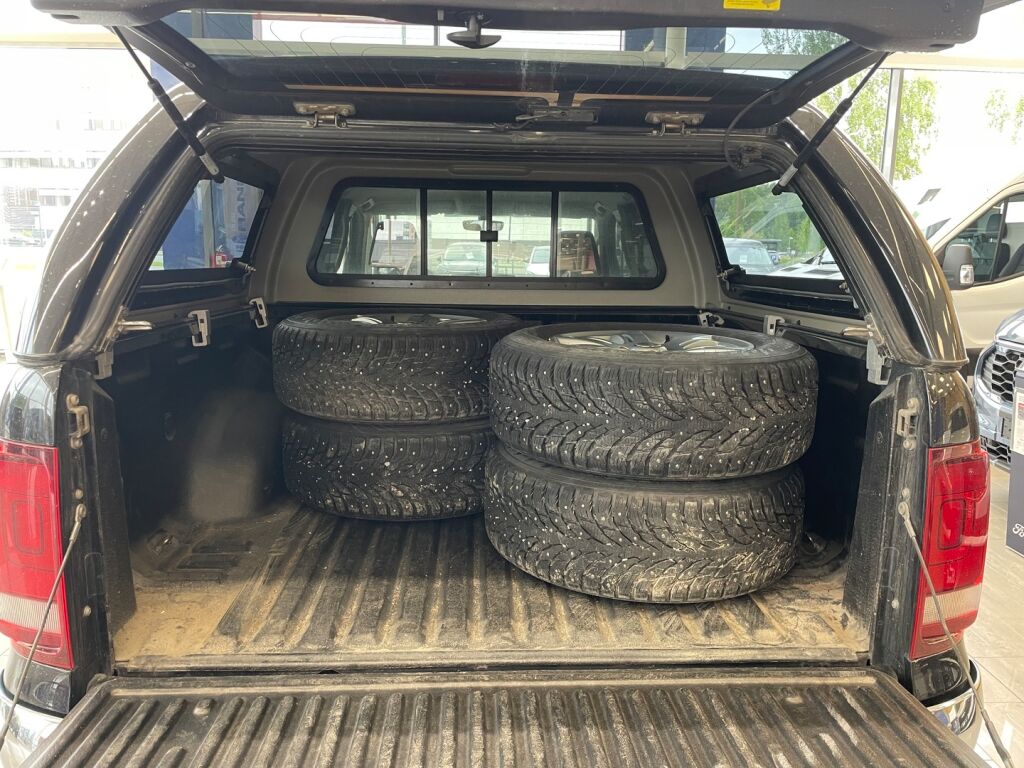 Volkswagen Amarok 2018 Musta