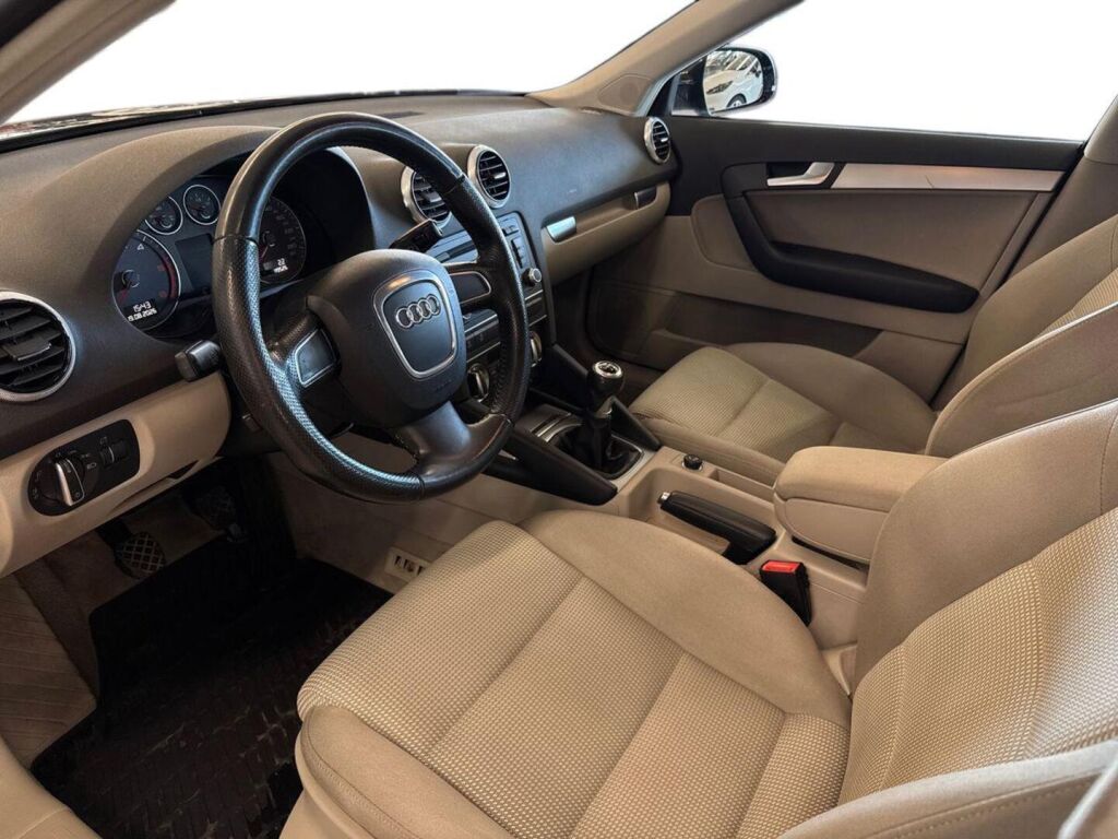 Audi A3 2012 Musta