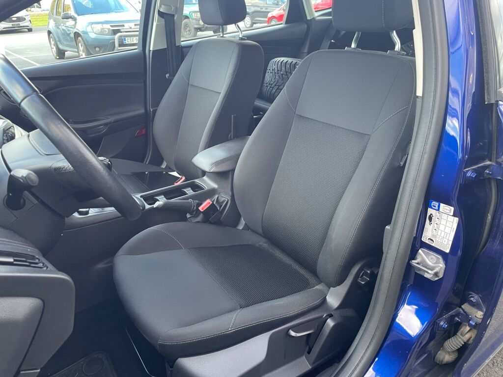 Ford Focus 2018 Sininen