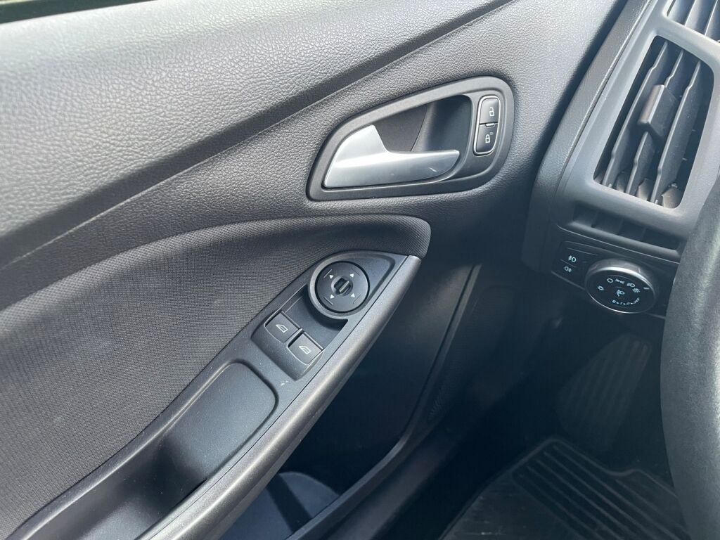 Ford Focus 2018 Sininen