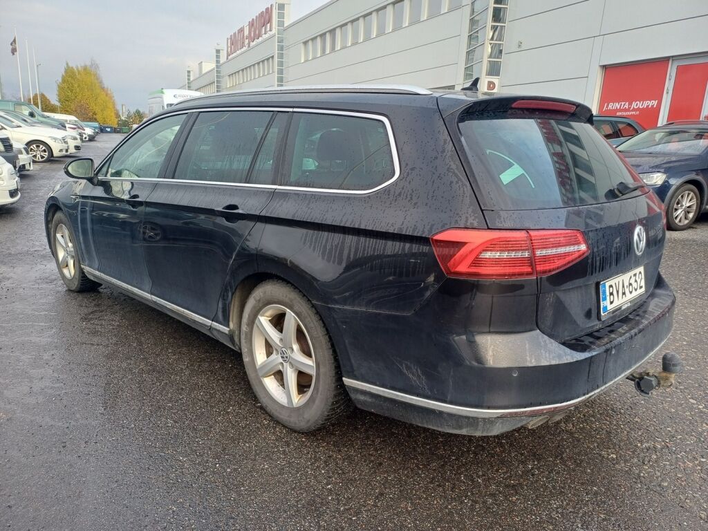 Volkswagen Passat 2015 Musta