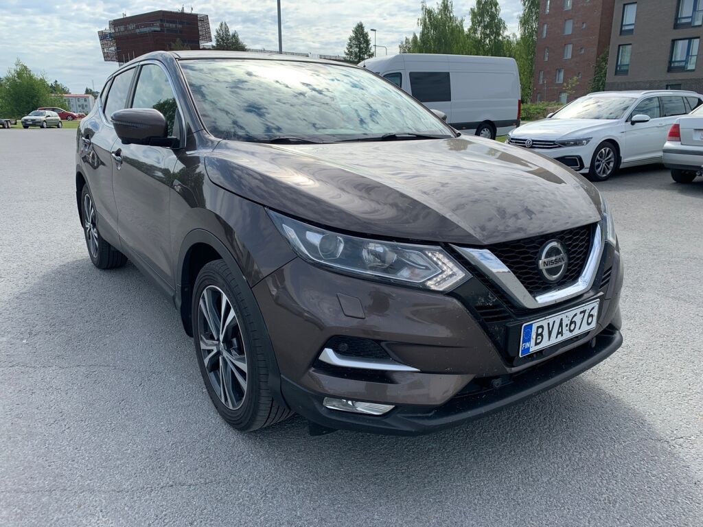 Nissan Qashqai 2018 Ruskea (beige)
