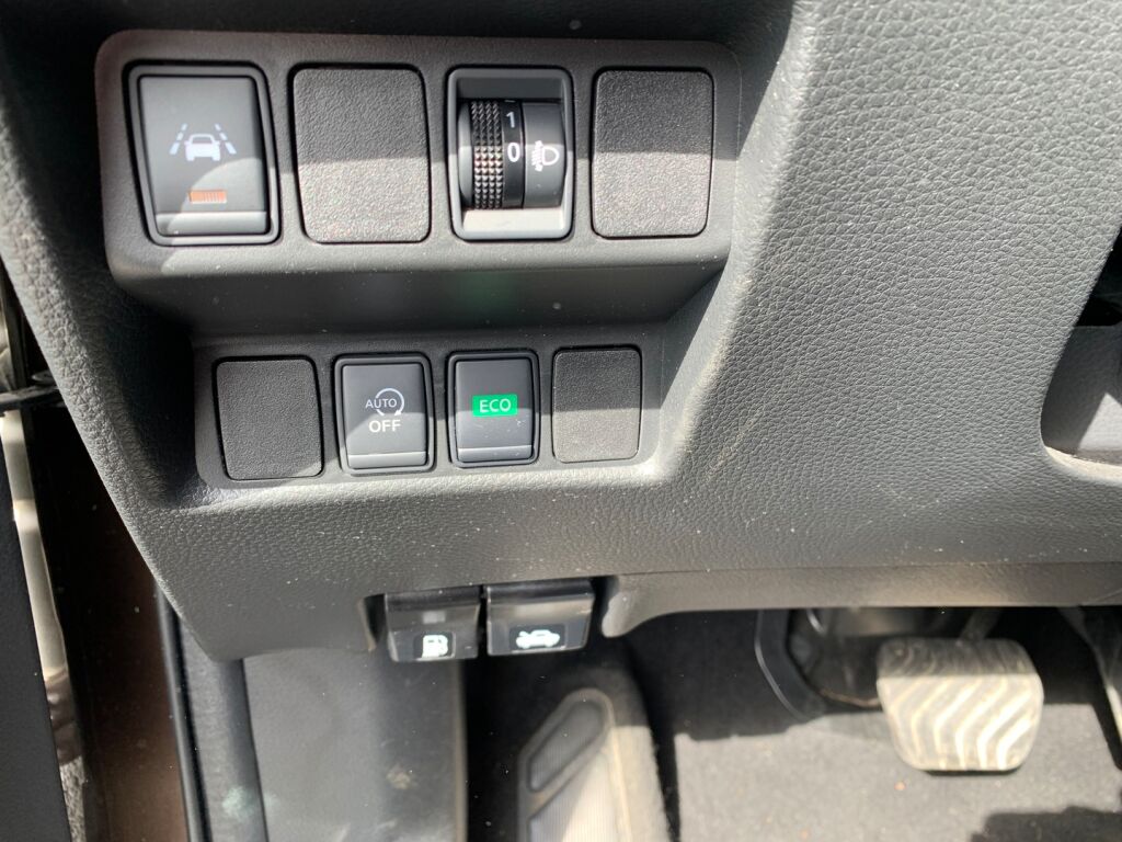 Nissan Qashqai 2018 Ruskea (beige)