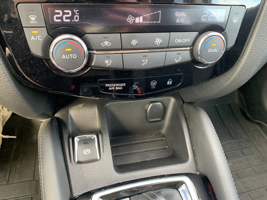 Nissan Qashqai 2018 Ruskea (beige)