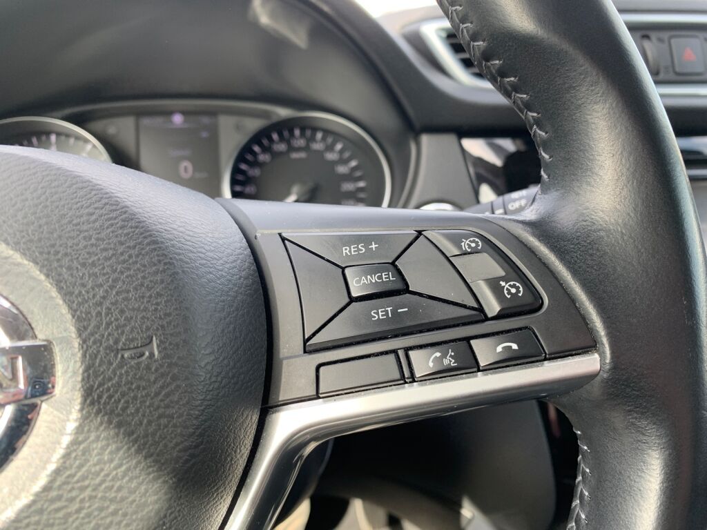 Nissan Qashqai 2018 Ruskea (beige)