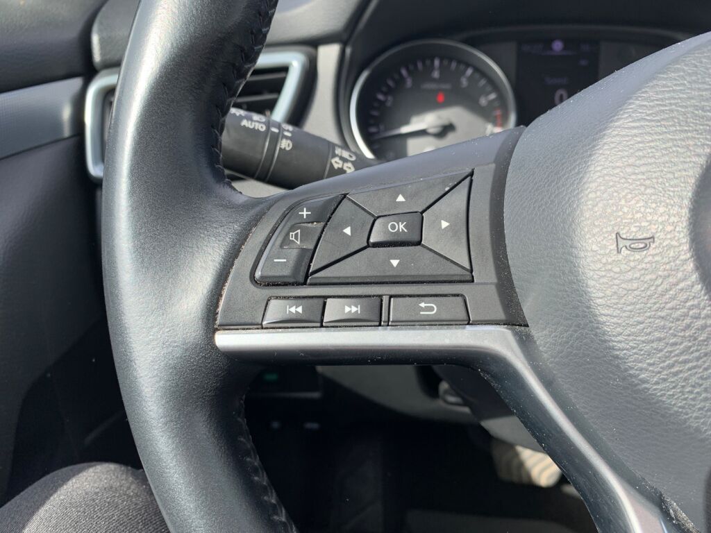 Nissan Qashqai 2018 Ruskea (beige)