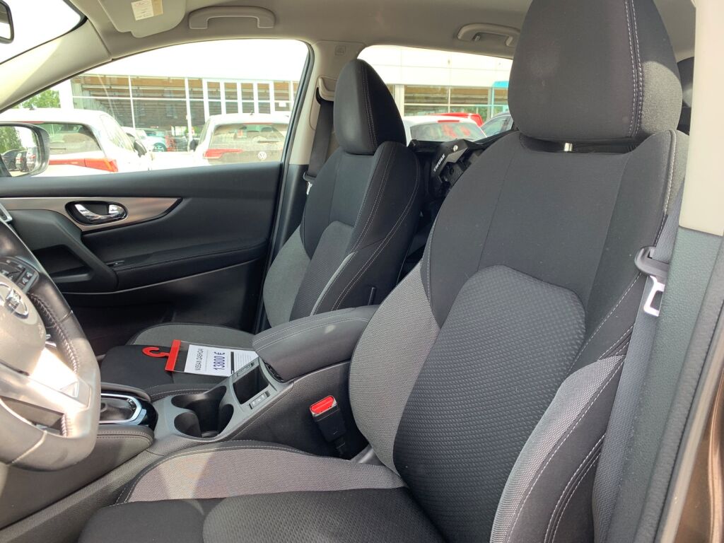 Nissan Qashqai 2018 Ruskea (beige)