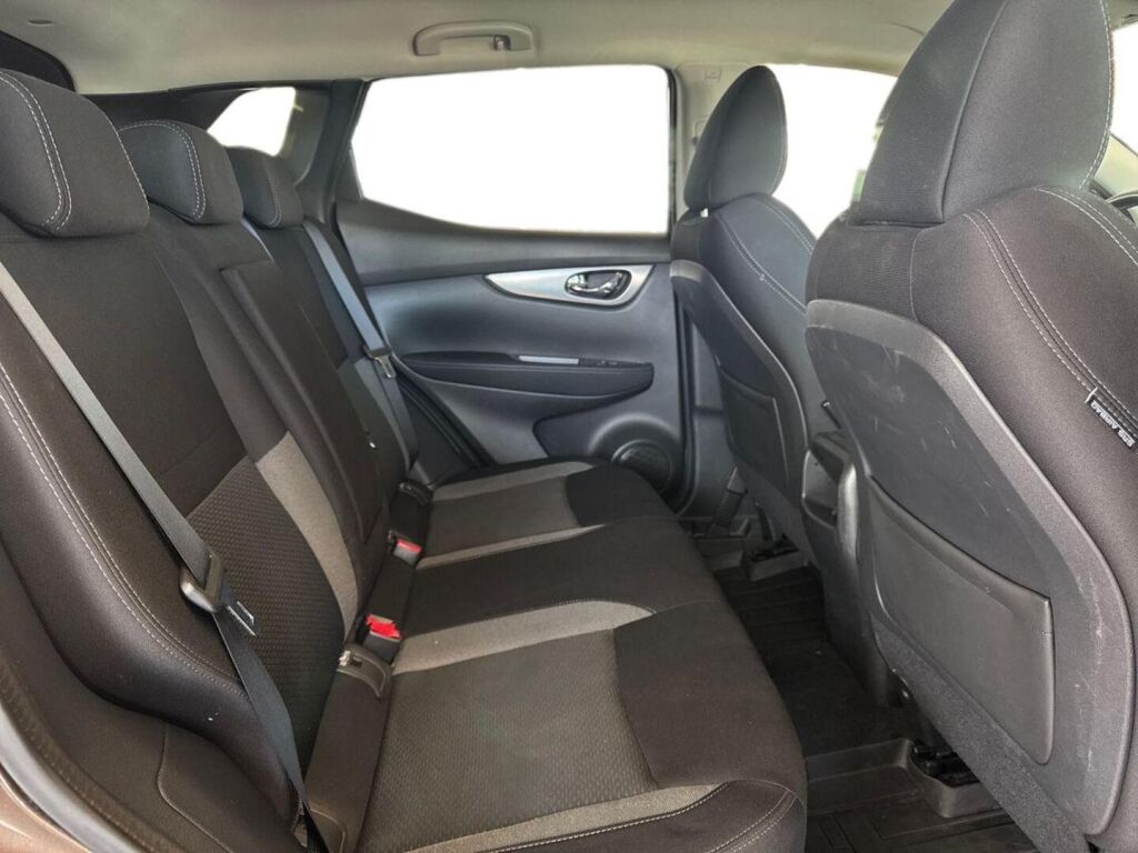 Nissan Qashqai 2018 Ruskea (beige)