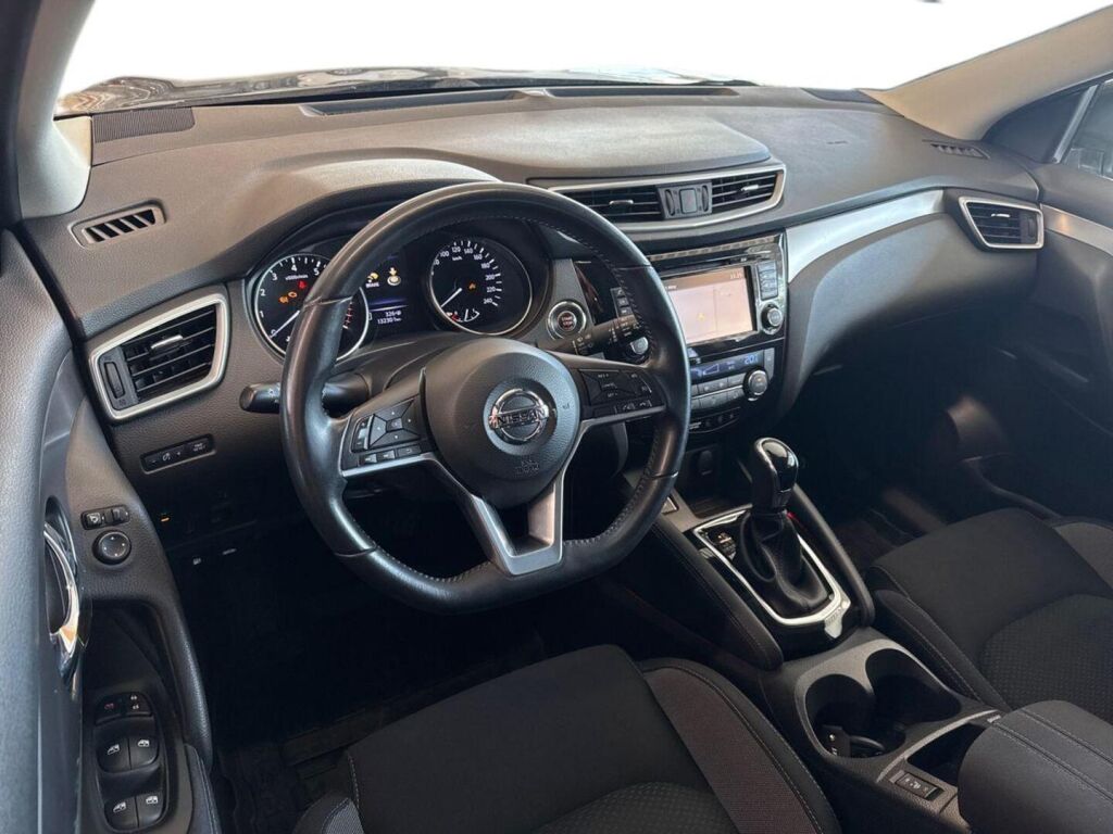 Nissan Qashqai 2018 Ruskea (beige)