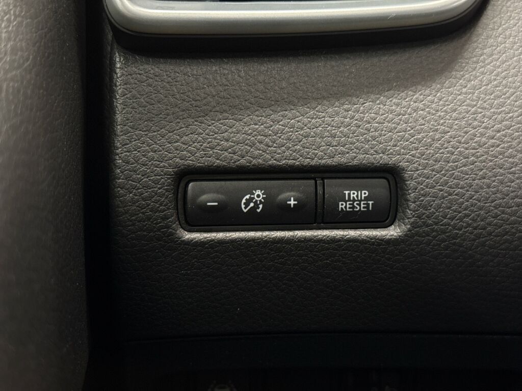 Nissan Qashqai 2018 Punainen