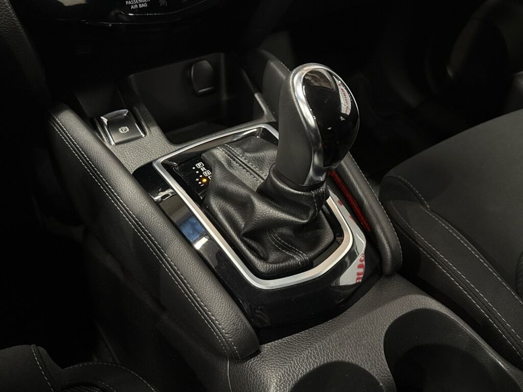 Nissan Qashqai 2018 Punainen