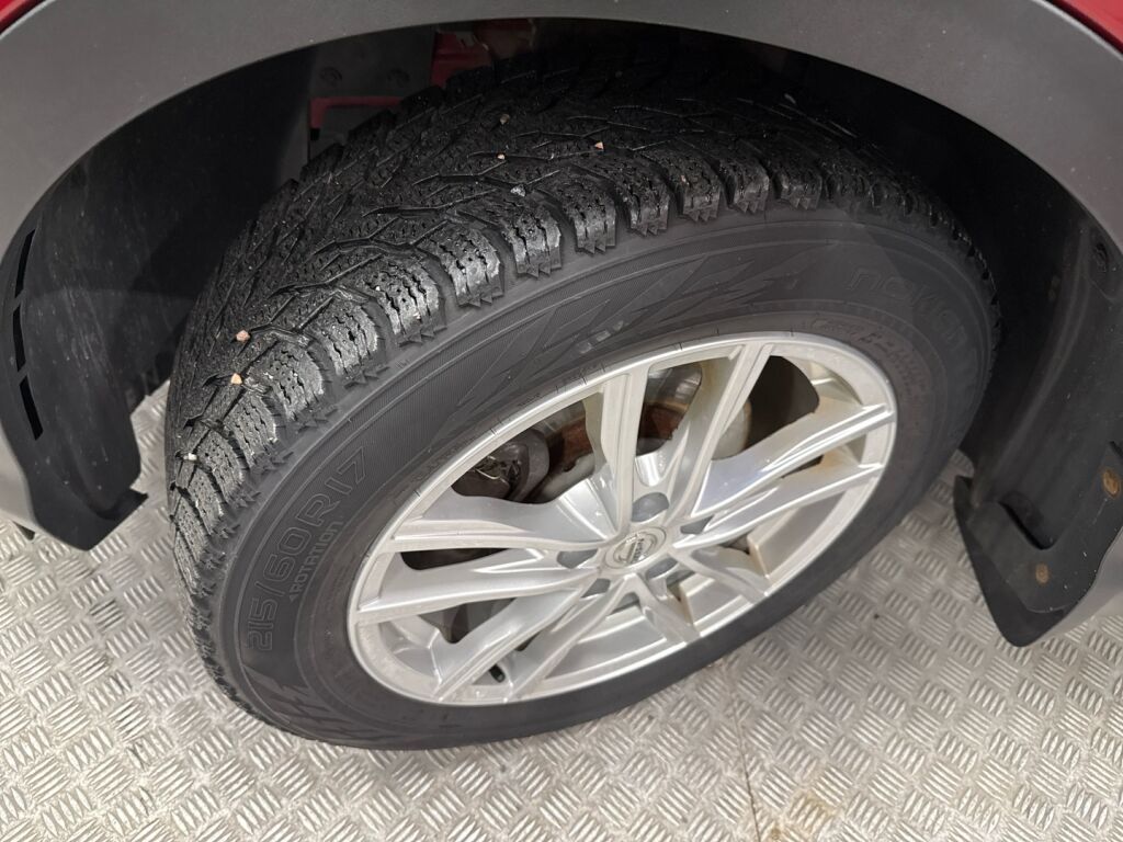 Nissan Qashqai 2018 Punainen