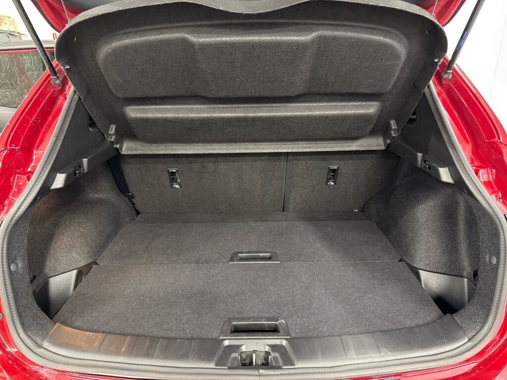 Nissan Qashqai 2018 Punainen