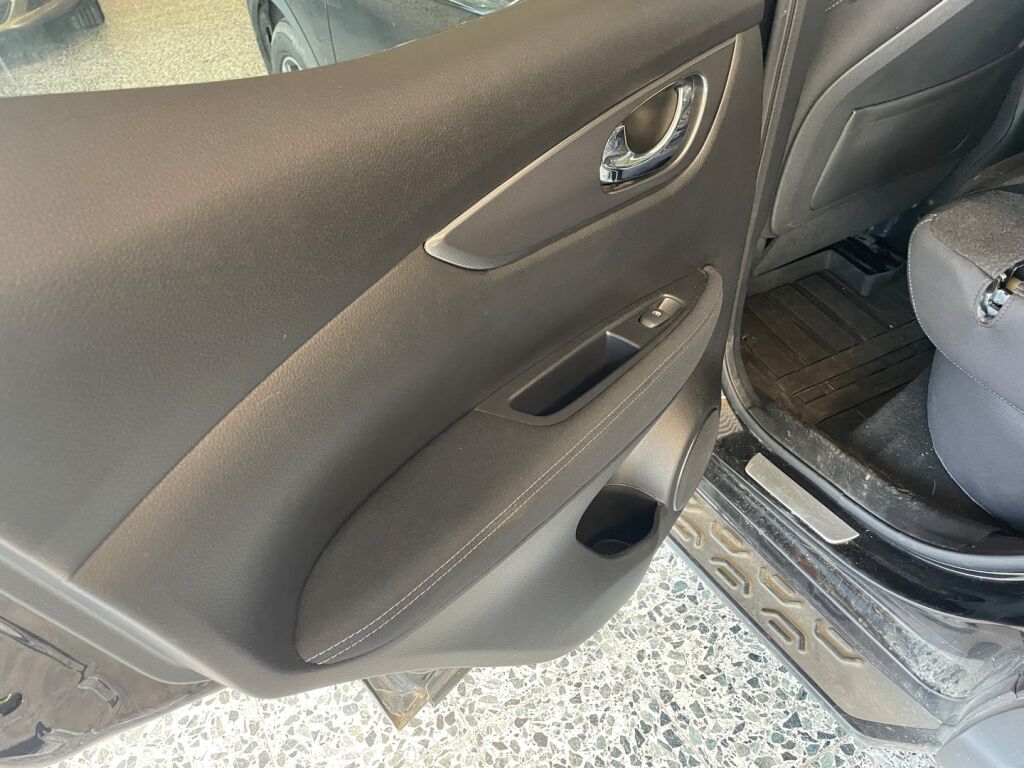 Nissan Qashqai 2018 Musta