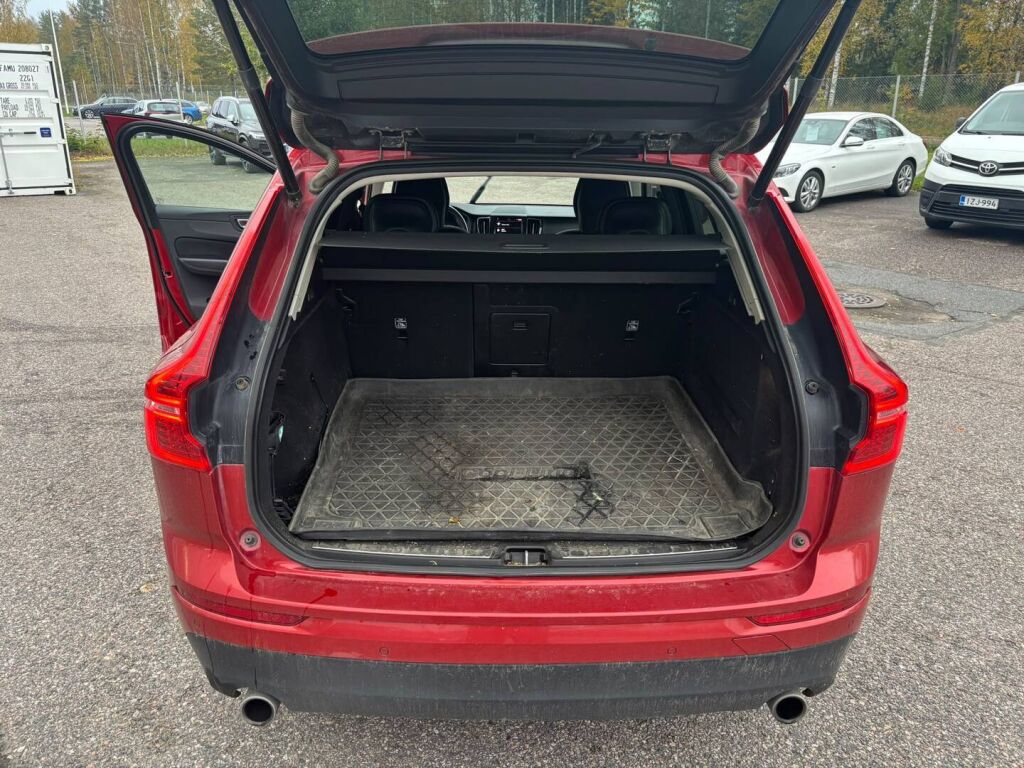 Volvo XC60 2018 Punainen
