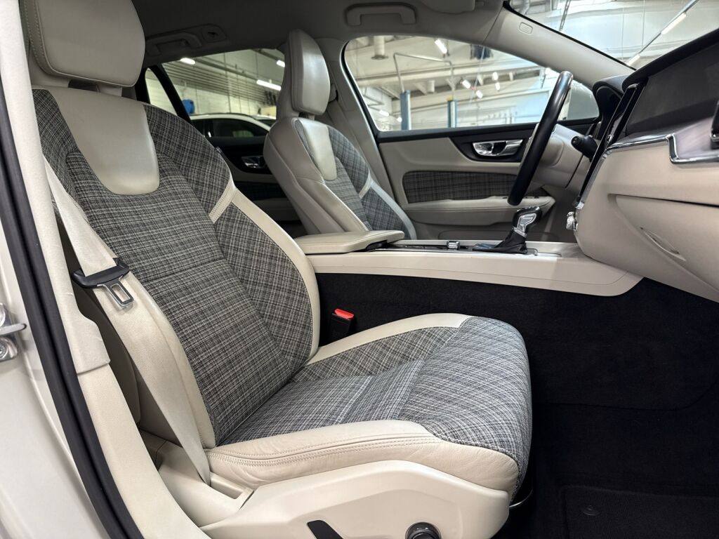 Volvo V60 2019 Harmaa