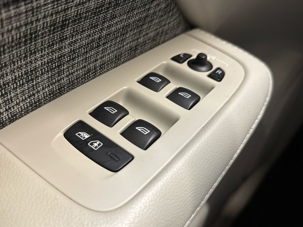 Volvo V60 2019 Harmaa