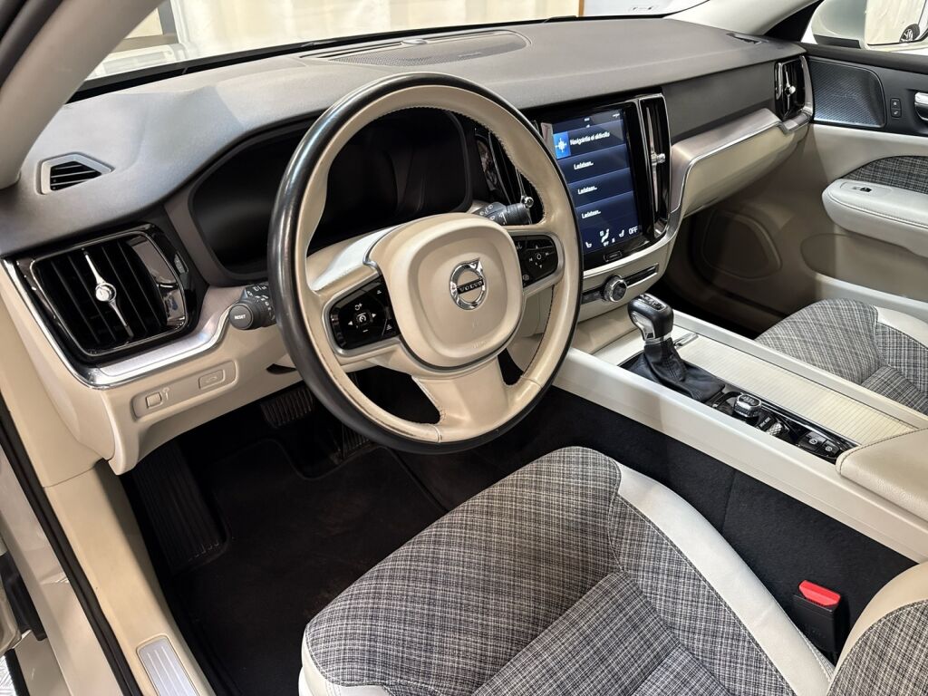 Volvo V60 2019 Harmaa