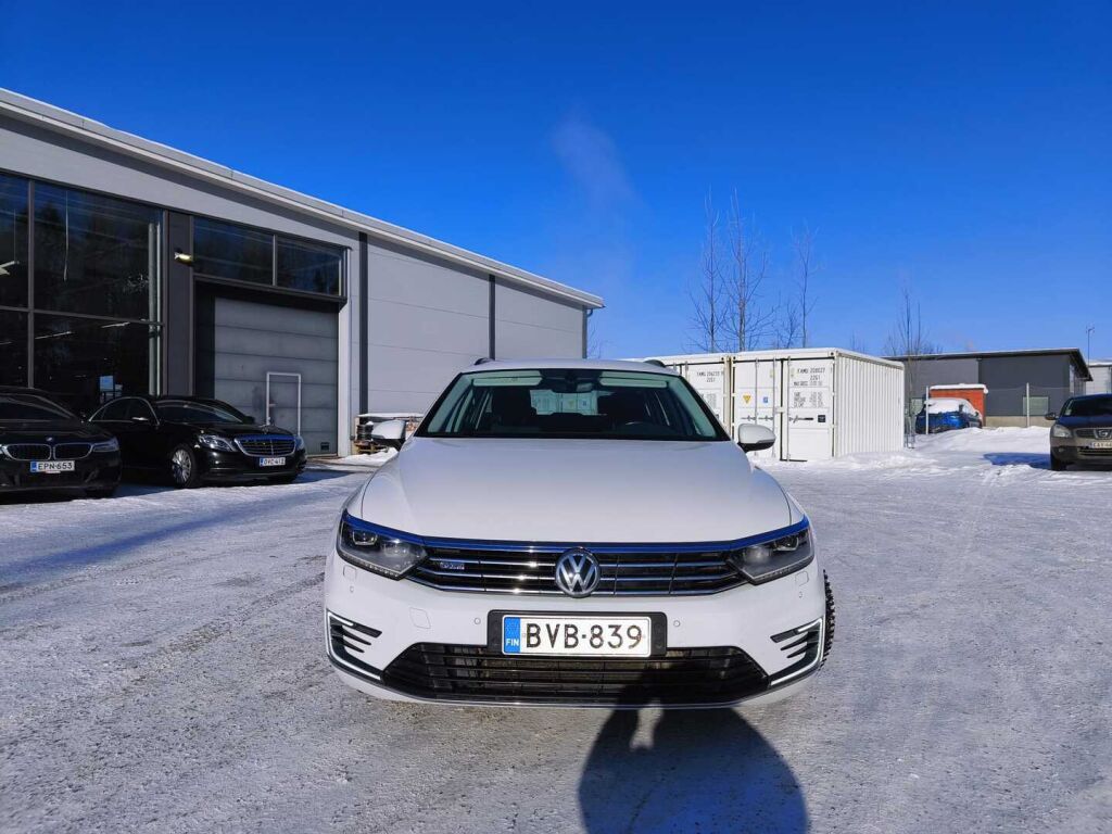Volkswagen Passat 2018 Valkoinen