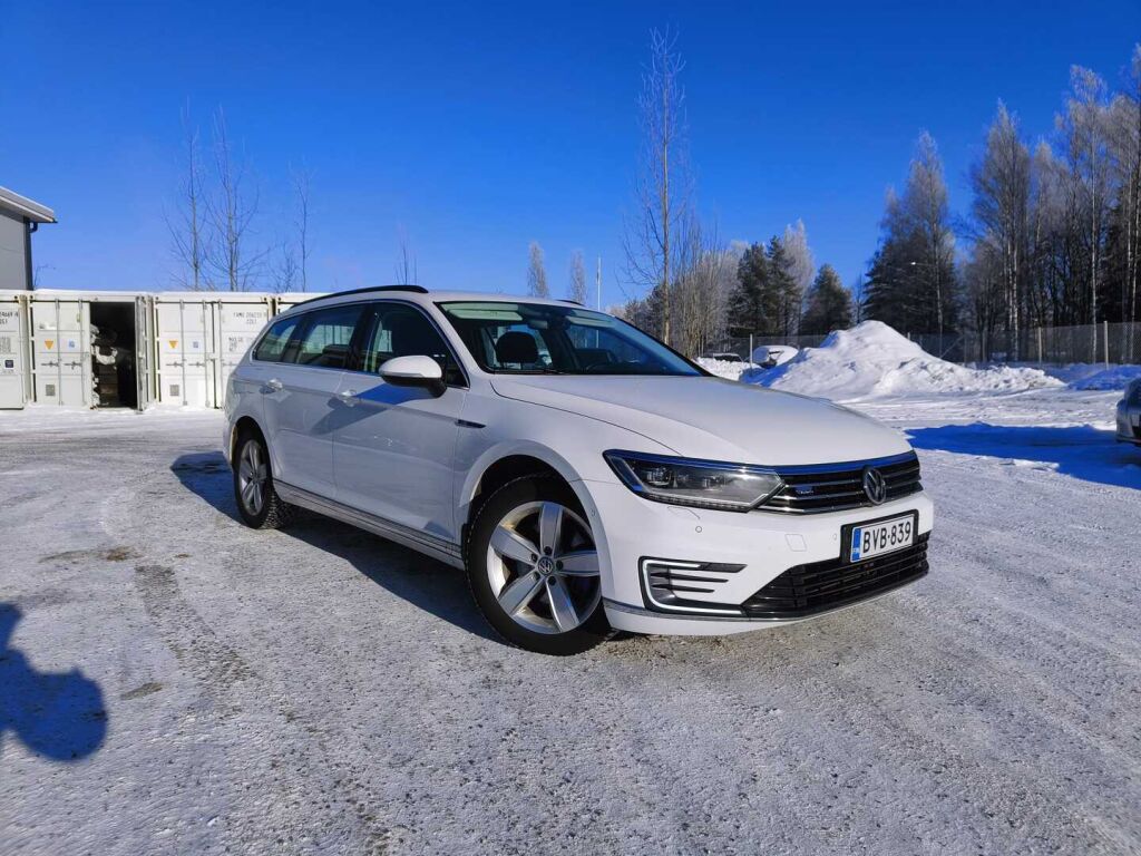 Volkswagen Passat 2018 Valkoinen