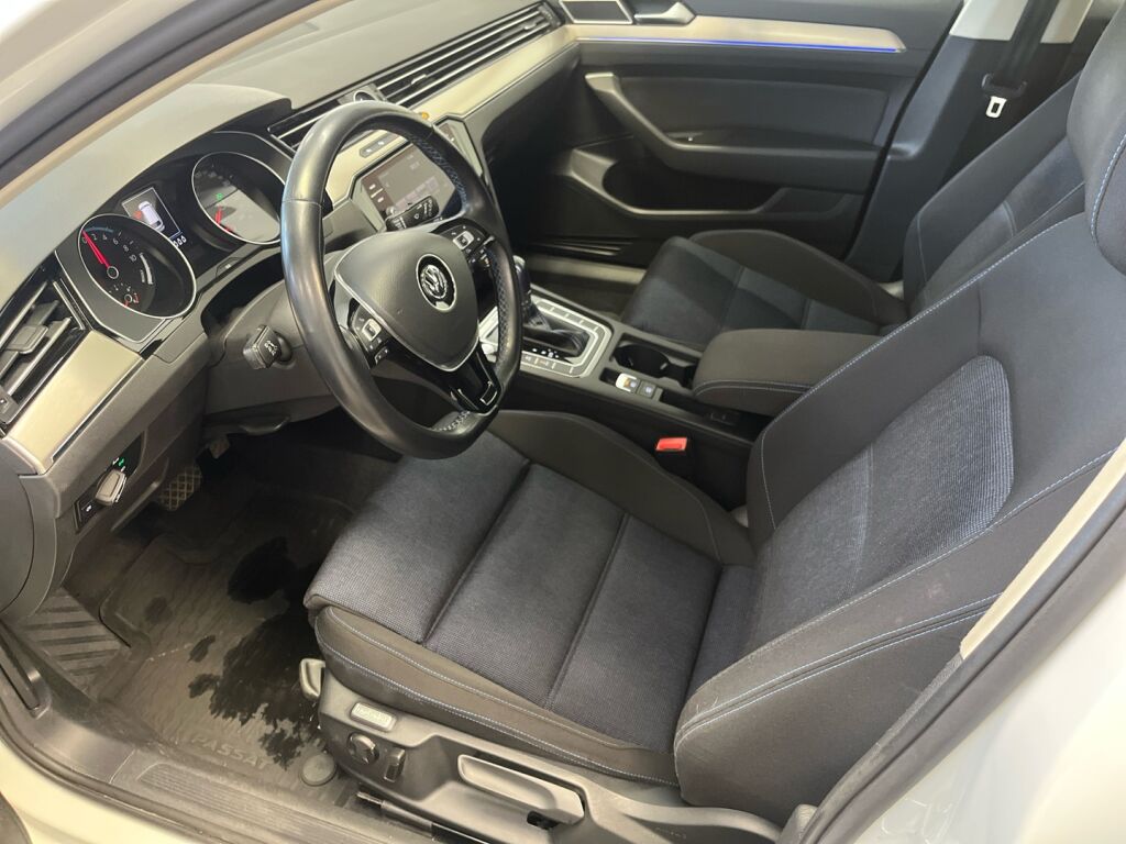 Volkswagen Passat 2018 Valkoinen