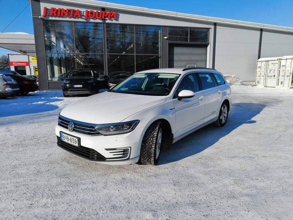 Volkswagen Passat 2018 Valkoinen