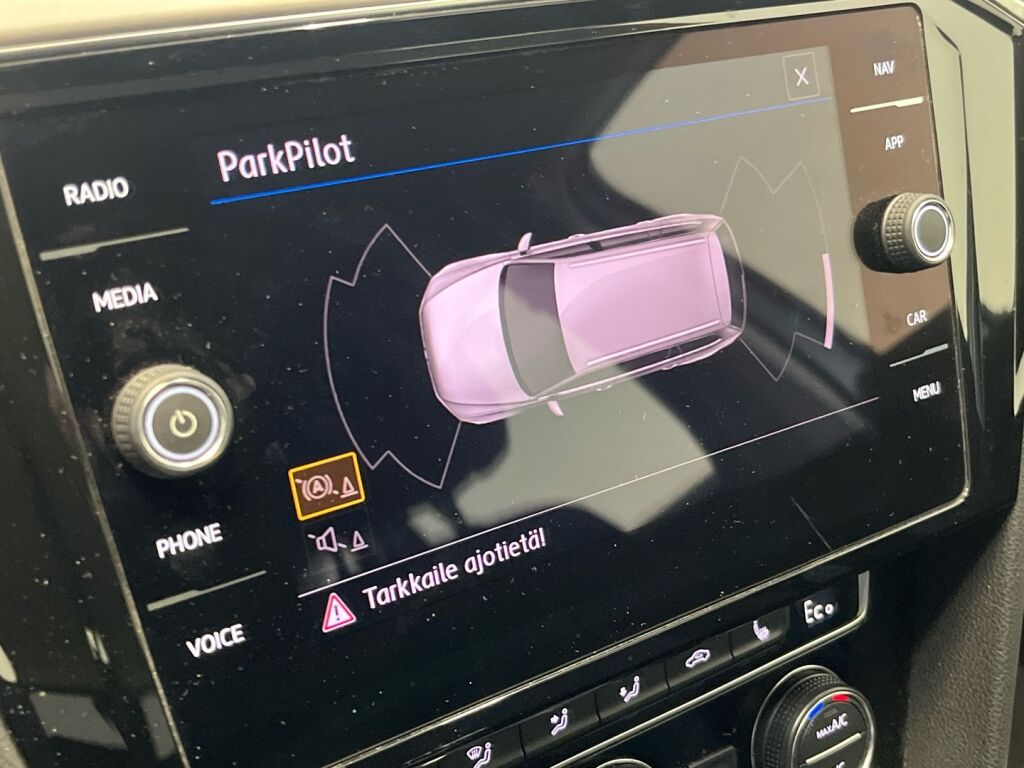 Volkswagen Passat 2018 Valkoinen