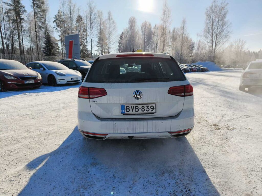 Volkswagen Passat 2018 Valkoinen
