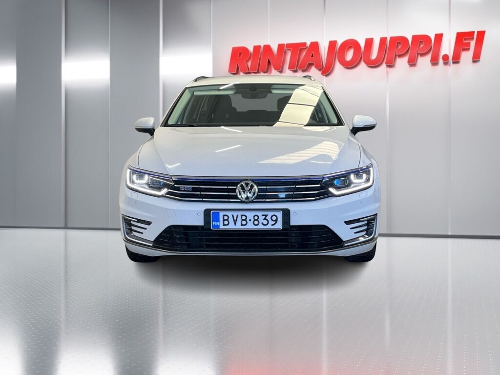 Volkswagen Passat 2018 Valkoinen