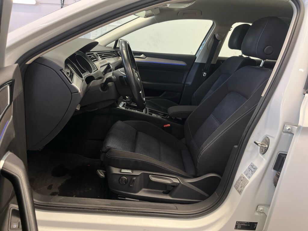Volkswagen Passat 2018 Valkoinen