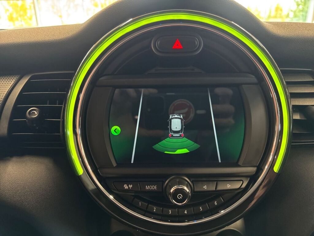 Mini Hatchback 2019 Harmaa