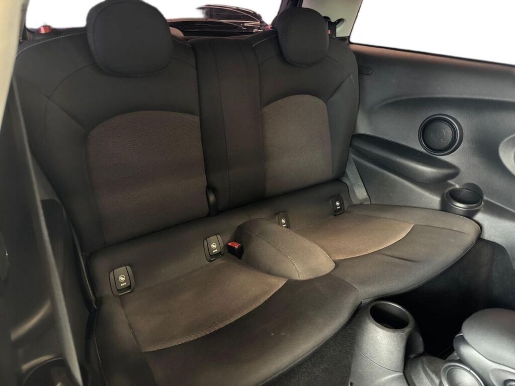 Mini Hatchback 2019 Harmaa