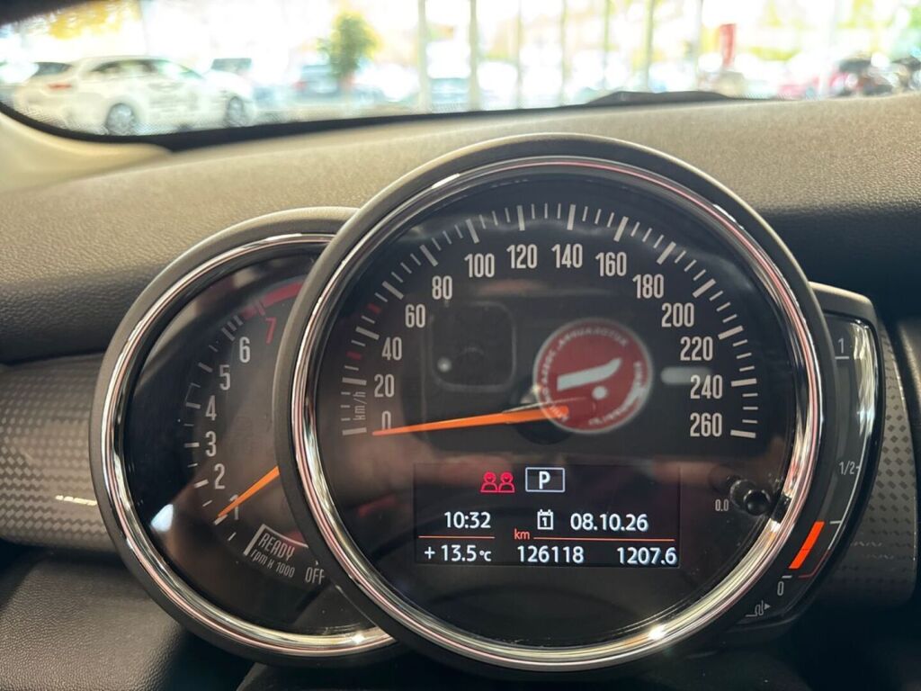 Mini Hatchback 2019 Harmaa