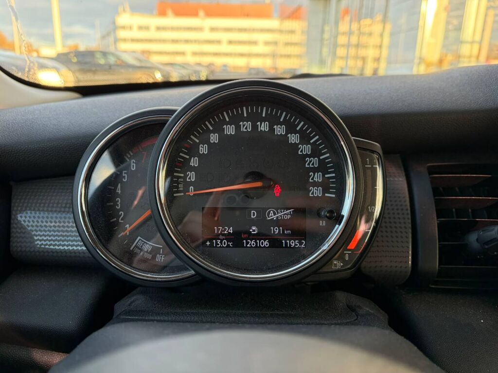 Mini Hatchback 2019 Harmaa