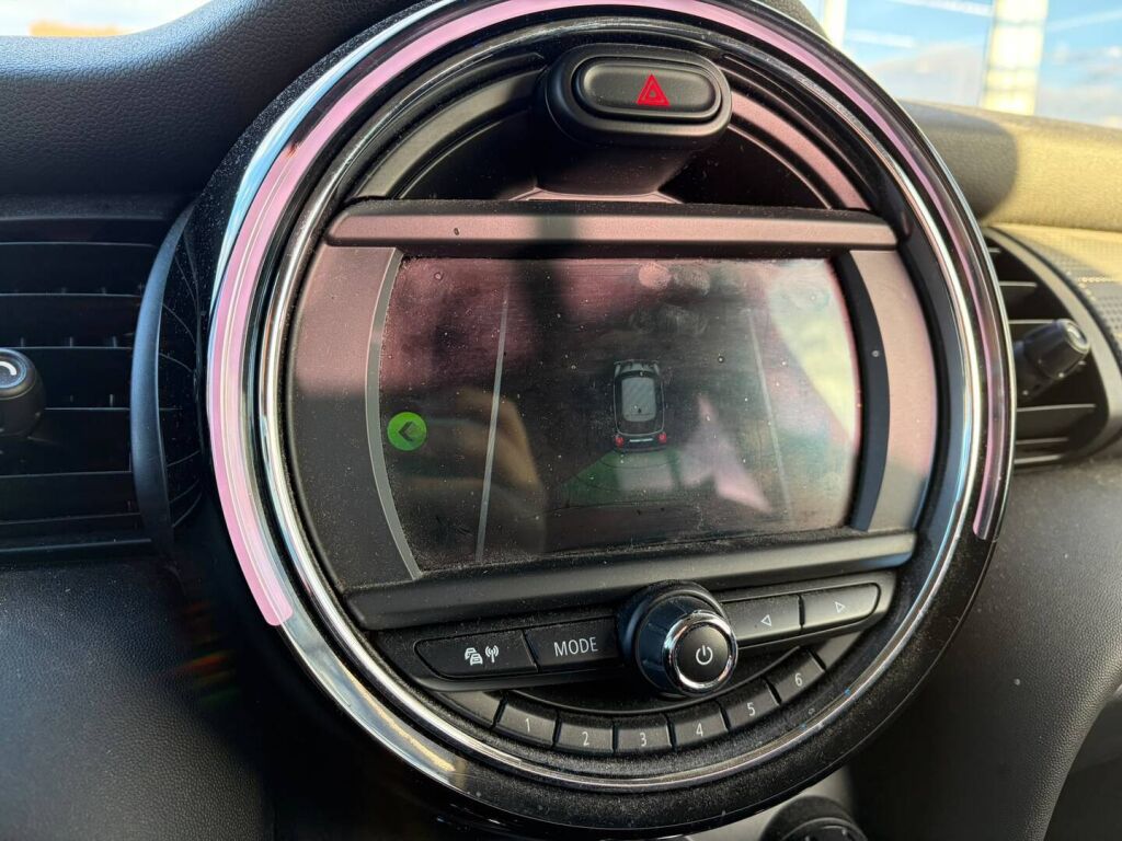 Mini Hatchback 2019 Harmaa