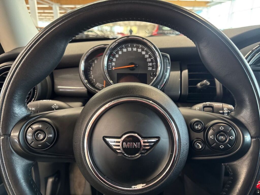 Mini Hatchback 2019 Harmaa