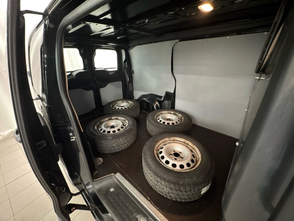 Peugeot Expert 2018 Musta