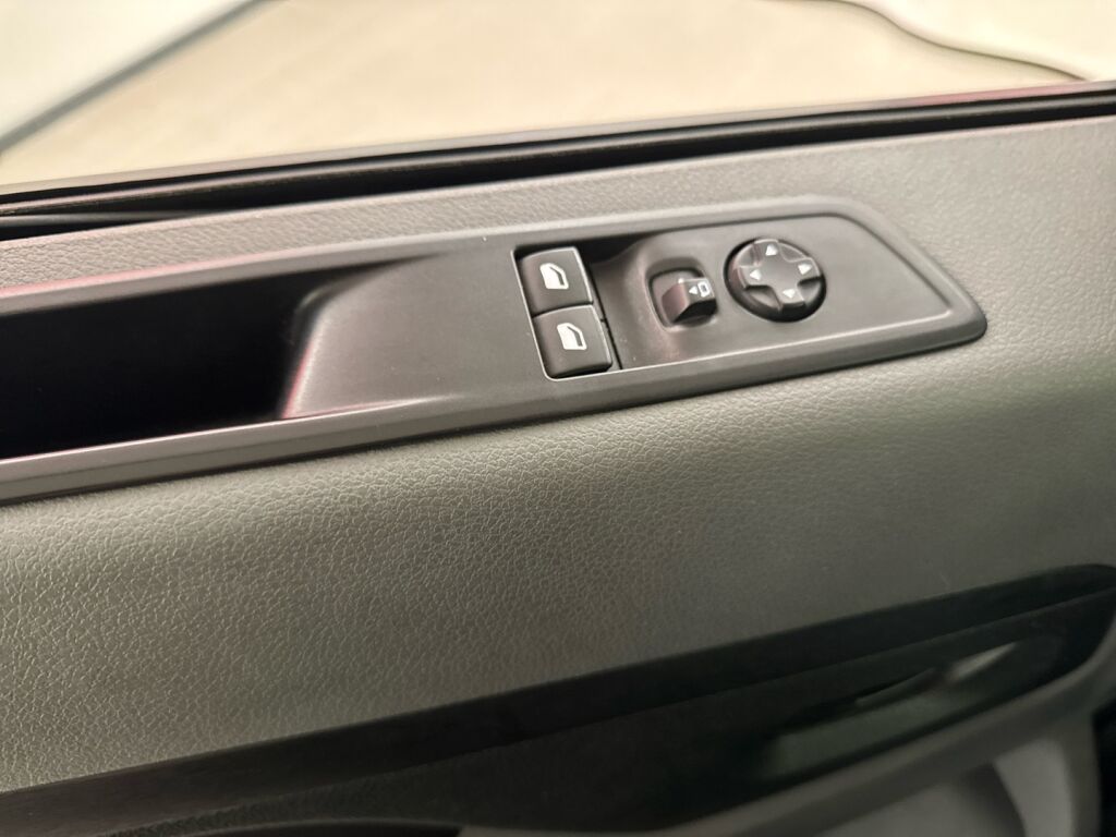 Peugeot Expert 2018 Musta