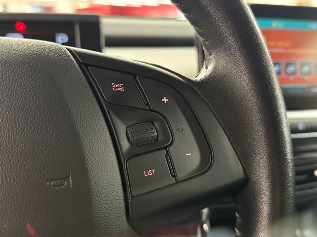 Citroen C4 Cactus 2018 Musta