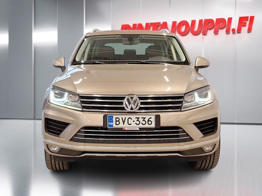 Volkswagen Touareg 2016 Ruskea (beige)