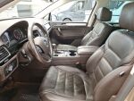 Volkswagen Touareg 2016 Ruskea (beige)