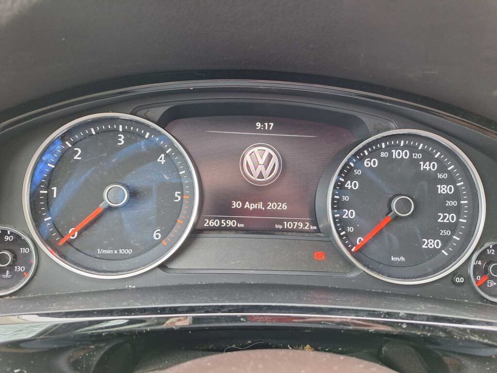 Volkswagen Touareg 2016 Ruskea (beige)