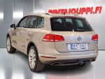 Volkswagen Touareg 2016 Ruskea (beige)