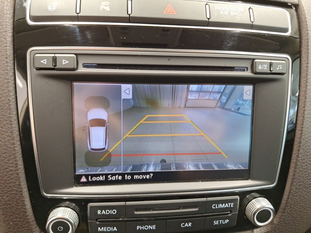 Volkswagen Touareg 2016 Ruskea (beige)