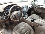 Volkswagen Touareg 2016 Ruskea (beige)