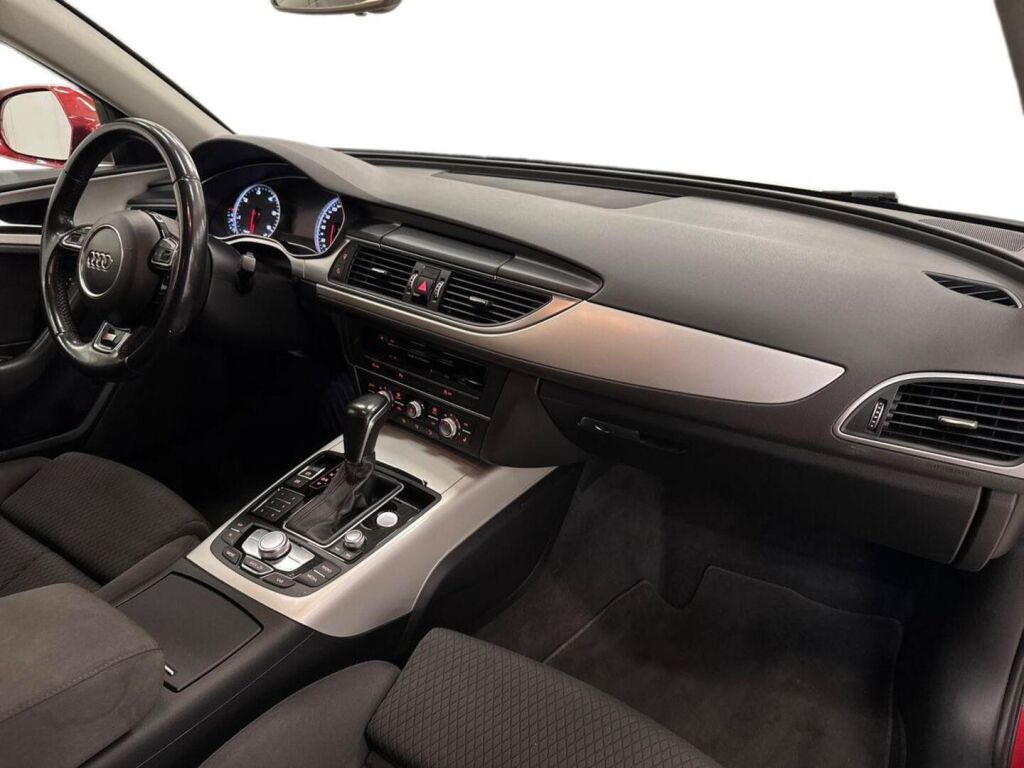 Audi A6 2015 Punainen