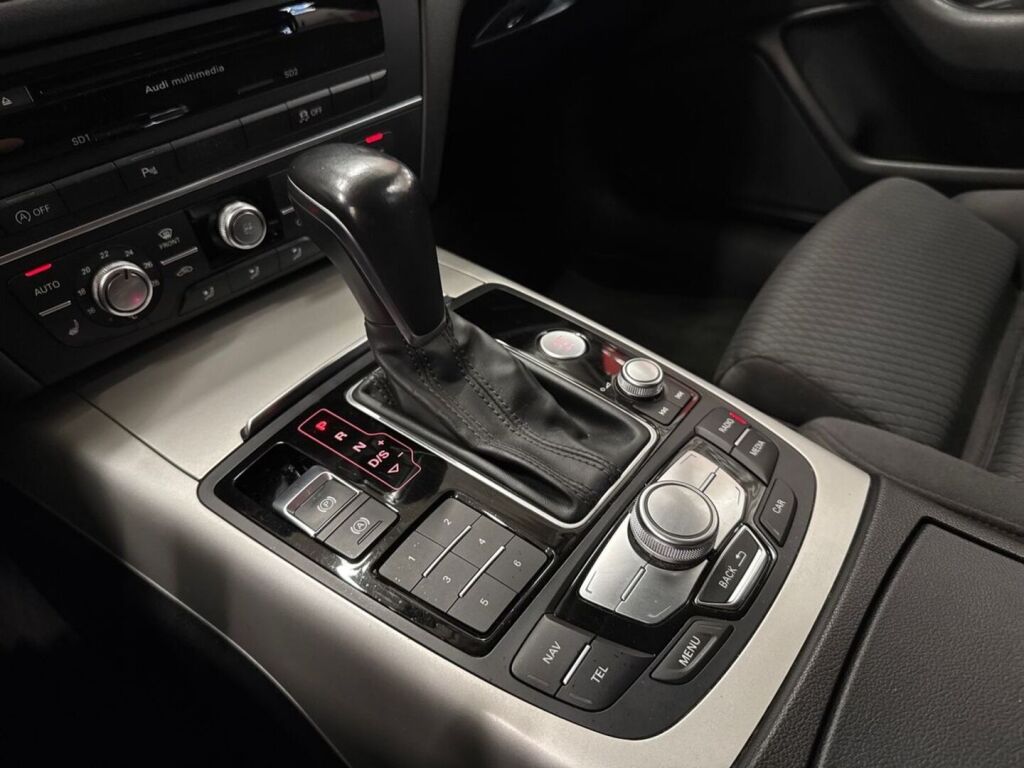 Audi A6 2015 Punainen