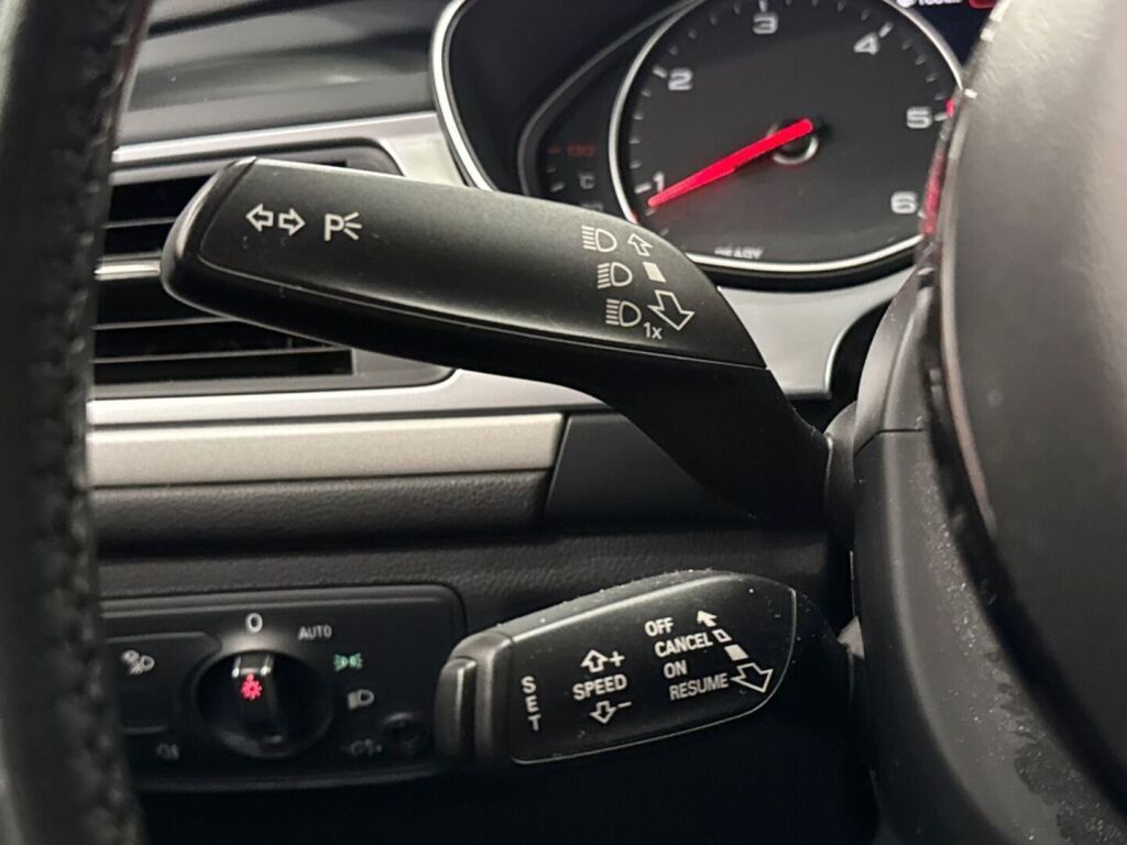 Audi A6 2015 Punainen